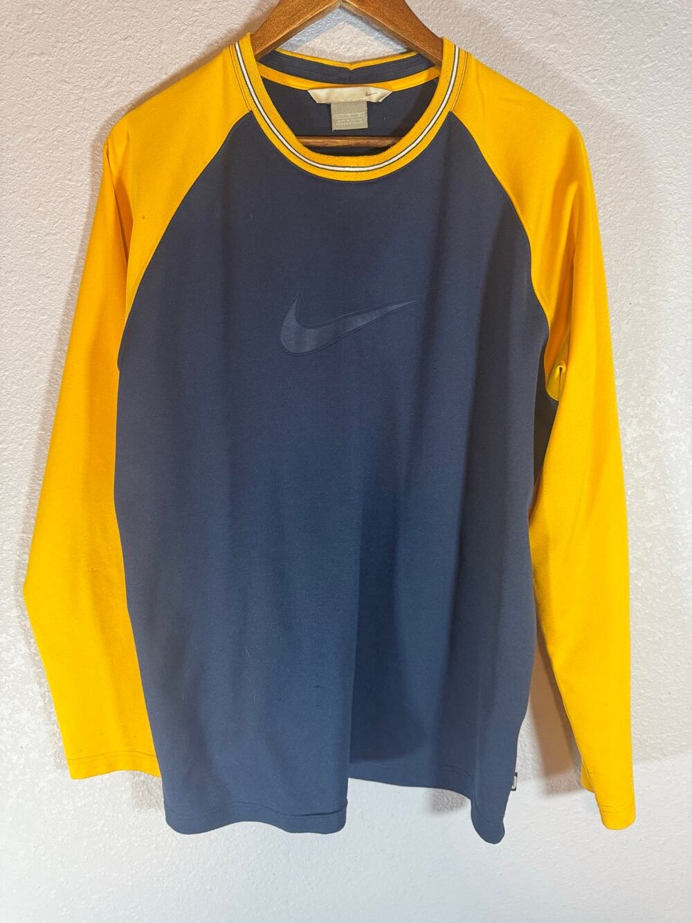 Nike Mens XL Center Swoosh Raglan Long Sleeve Shirt Navy Yellow